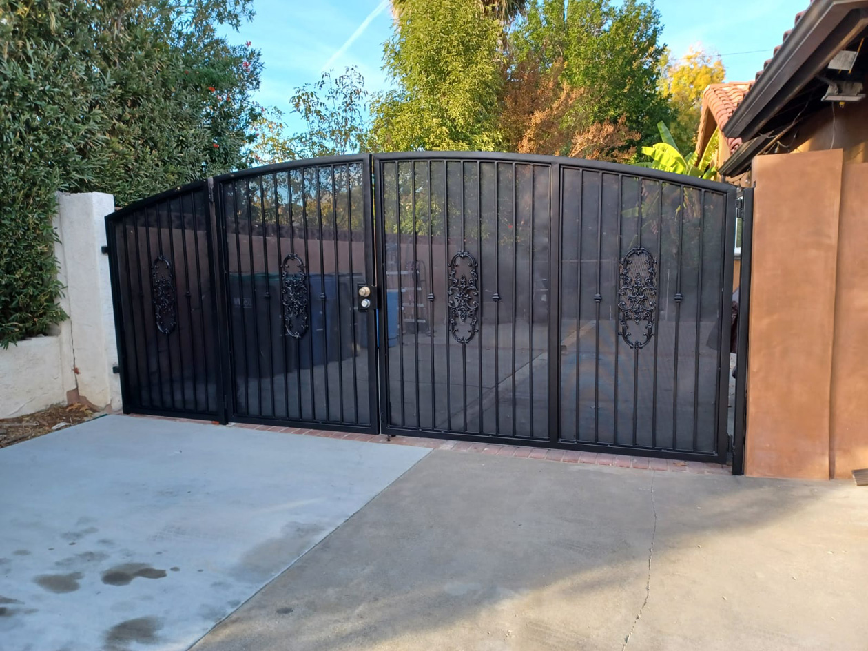 gate